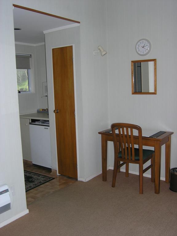 Bucket Tree Lodge Tawa Екстер'єр фото